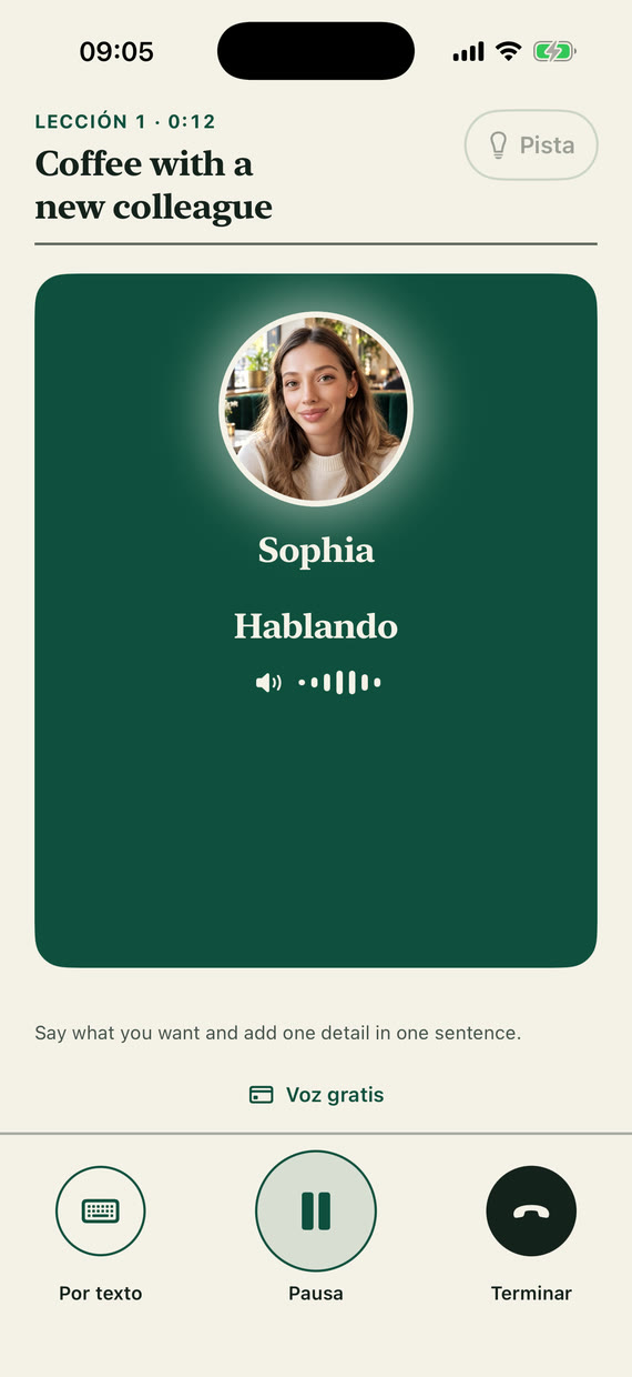 Pantalla de la lección: Sophia habla, con los botones Texto, Pausa y Terminar debajo